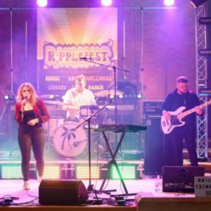 Shining a spotlight on R;pplefest