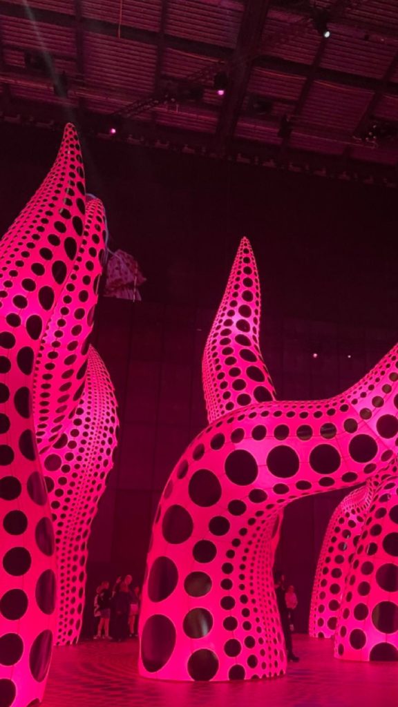 Large balloon shapes