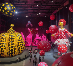 Building an Immersive Universe, the Yayoi Kusama way